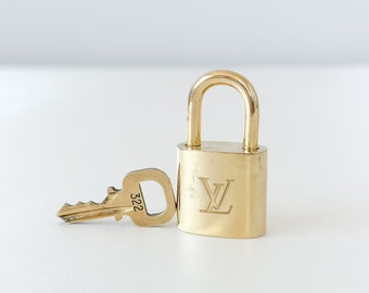 LOUIS VUITTON AUTH BRASS #320 LOCK KEY PADLOCK- POLISHED! Fits all bags! USA