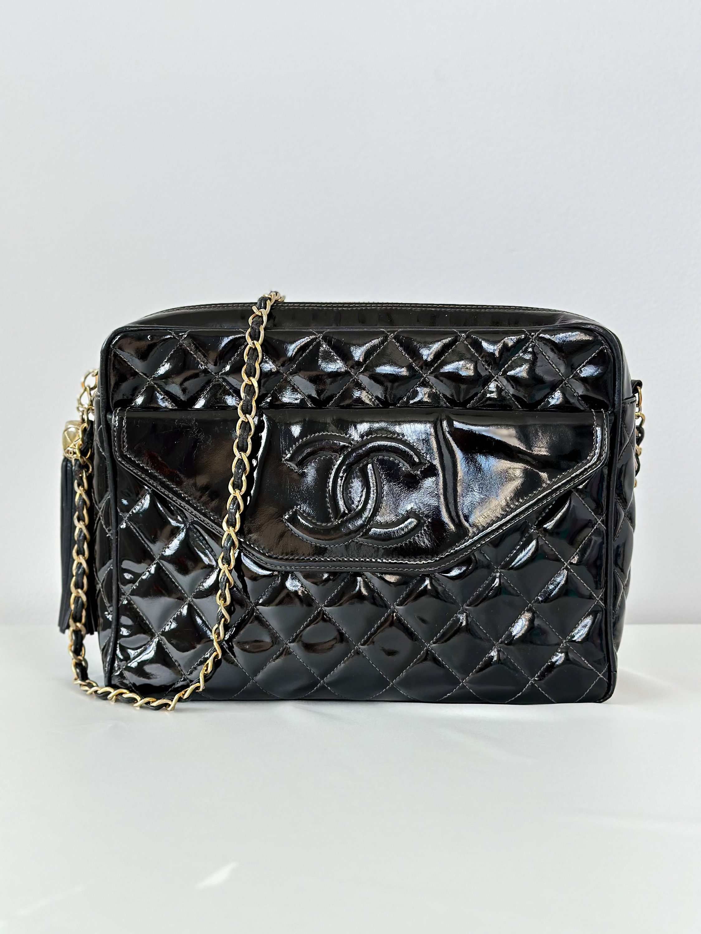 Chanel Vintage Black Camera Bag – Dina C's Fab and Funky