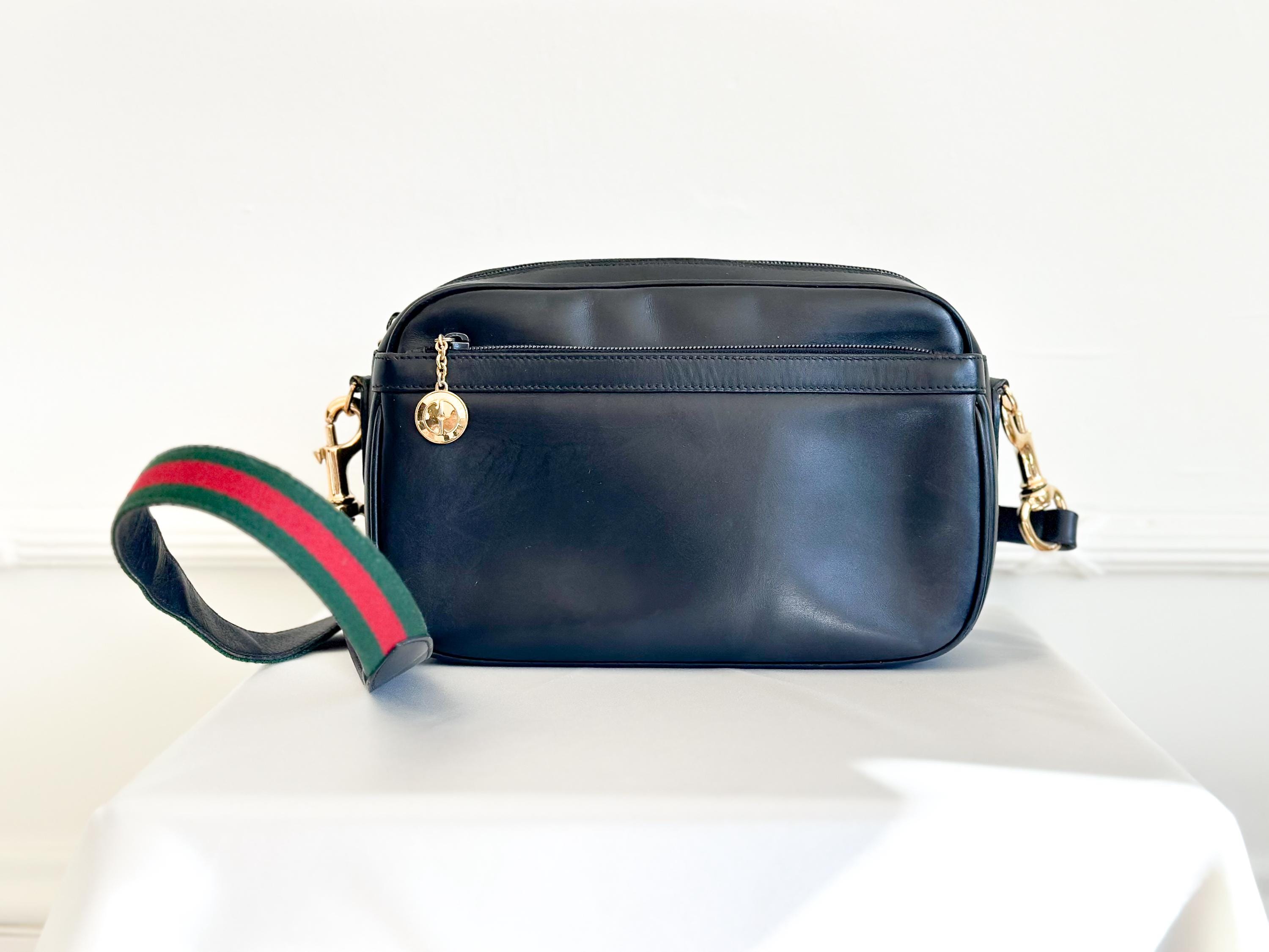 ショルダーバッグ Old Gucci Black Leather One Shoulder Bag Authentic Old GUCCI One Shoulder handbag leather black vintage GG