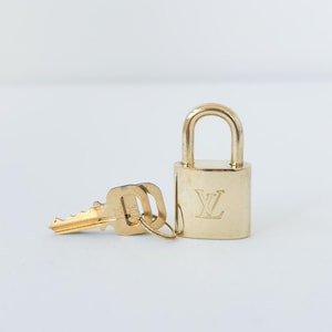 Louis Vuitton Padlock 304 - 2 Keys Set