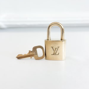 Louis Vuitton Padlock Set 319