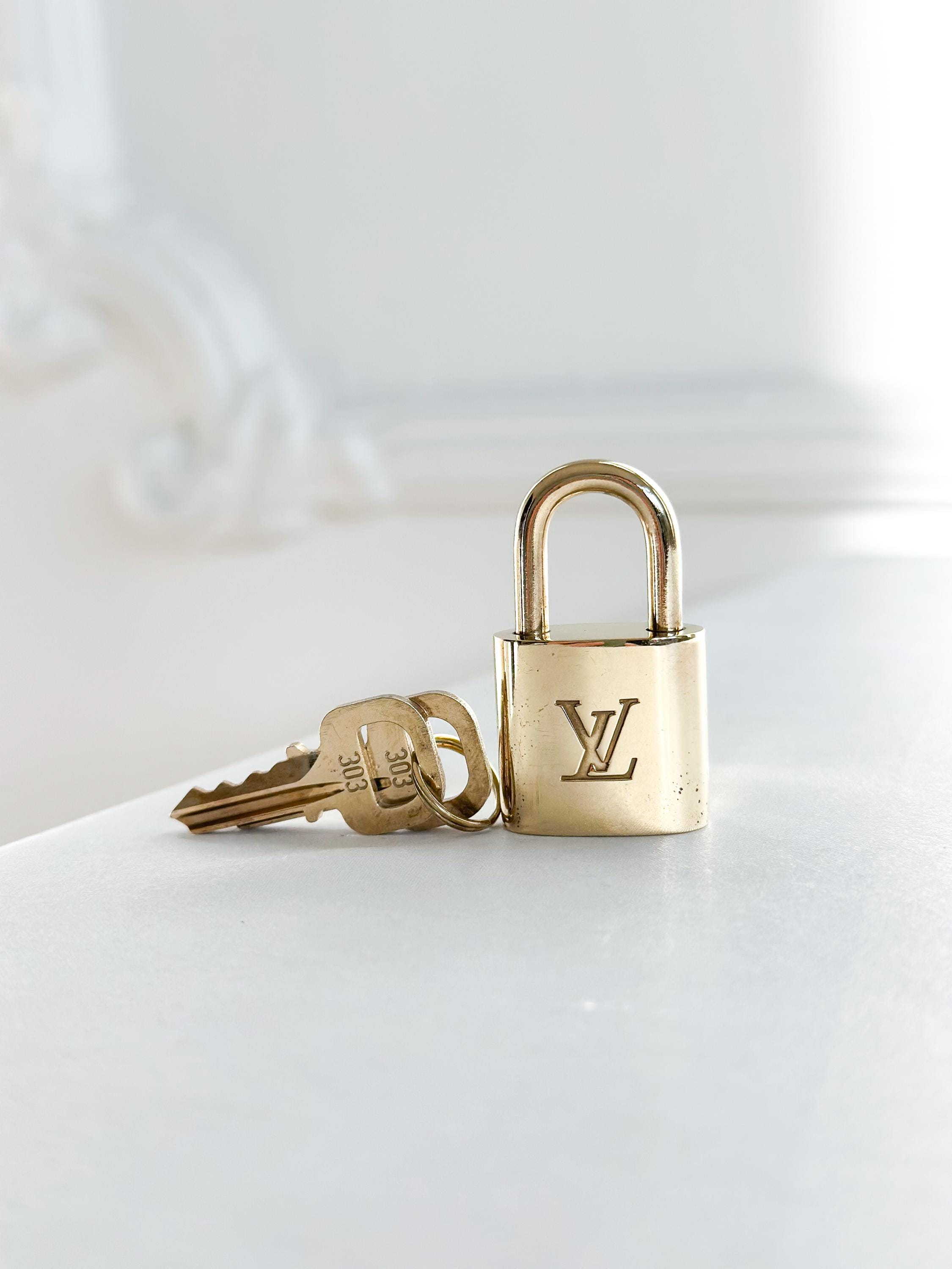 Louis Vuitton Key 303 - Etsy