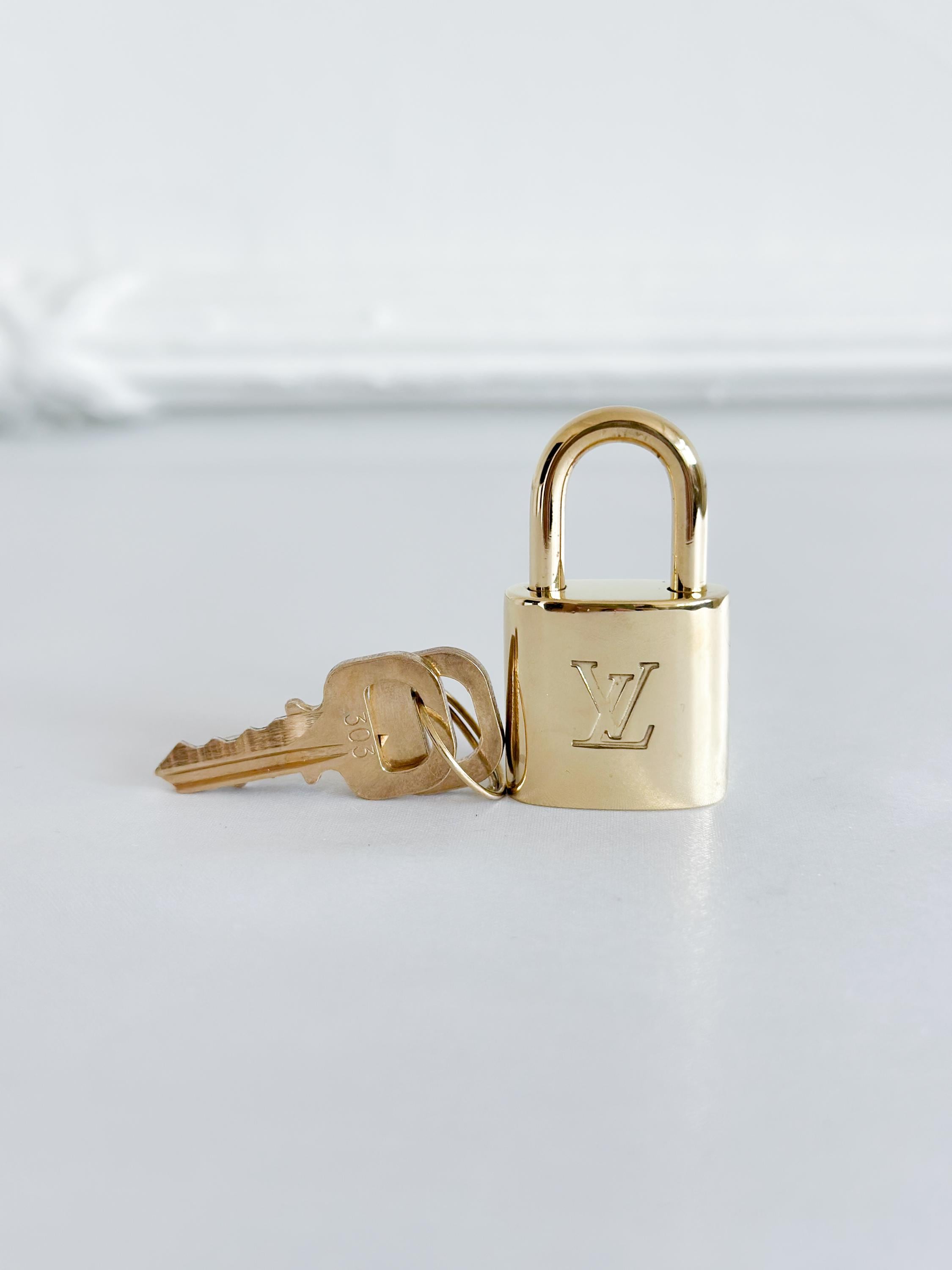 Louis Vuitton Key 303 - Etsy