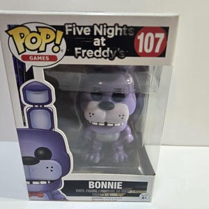 Funko Pop! Vinyl: Five Nights at Freddy&#39;s - Bonnie the Rabbit #107