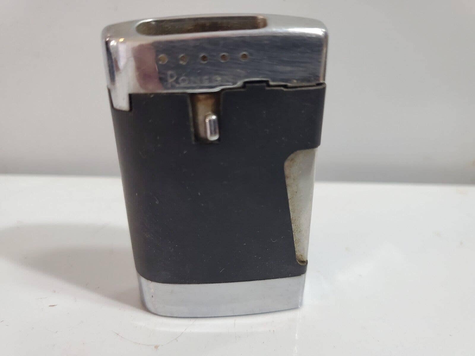Working Ronson VARAFLAME COMET Lighter Vintage Antique Collectible 