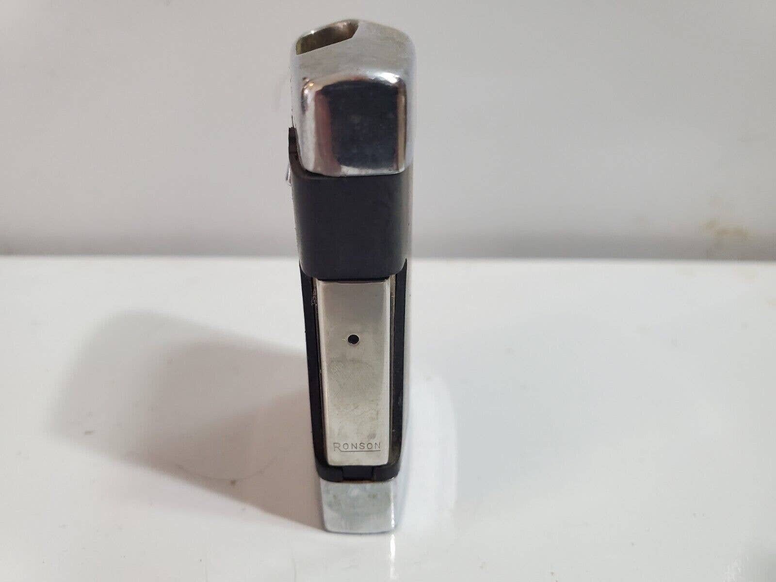 Working Ronson VARAFLAME COMET Lighter Vintage Antique Collectible 
