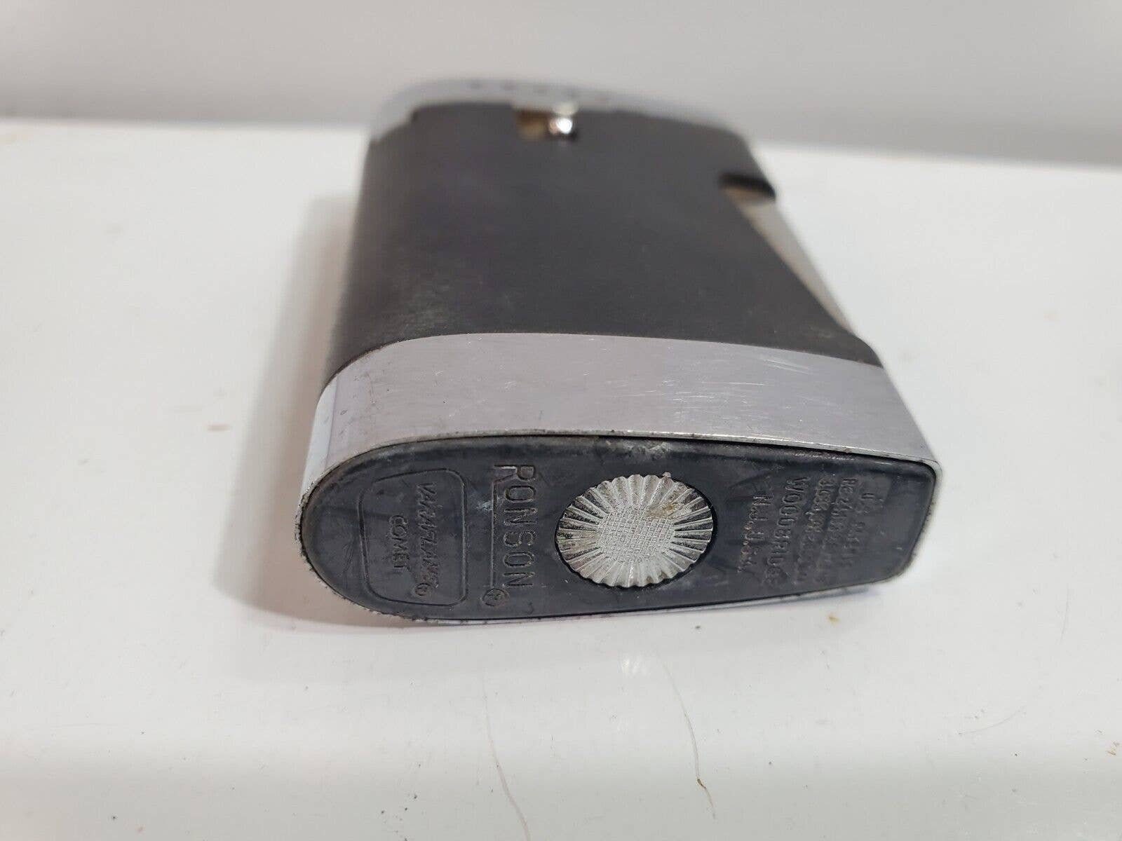 Working Ronson VARAFLAME COMET Lighter Vintage Antique Collectible 