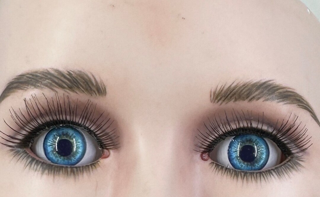 Vintage MPEC Acylic Round Flatback Doll Eyes, in baby Blue a Light