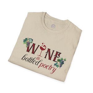 Camiseta "El vino es poesía embotellada": un regalo sarcástico para los amantes del vino imagen 10