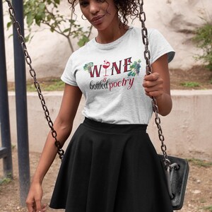 Camiseta "El vino es poesía embotellada": un regalo sarcástico para los amantes del vino imagen 9