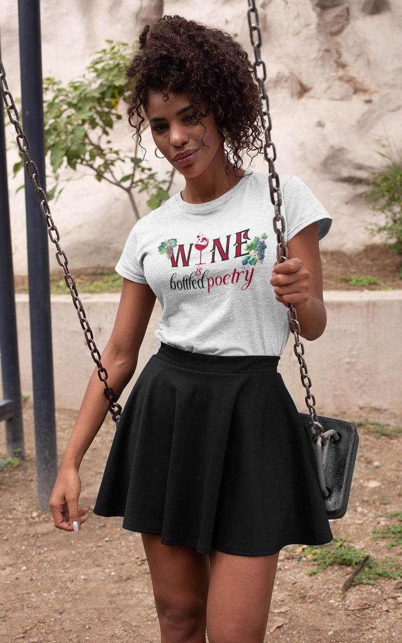 Camiseta "El vino es poesía embotellada": un regalo sarcástico para los amantes del vino imagen 9