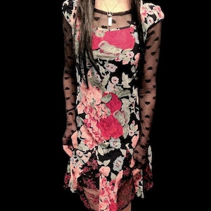 Betsey Johnson New York red roses feminine lace cutouts short sleeves mermaid midi dress 90s y2k vintage romantic special occasion