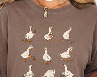 Silly Goose Gardening Shirt, Cute Garden Goose T-Shirt with Flower Crown, Cottagecore Gardener Gift, Plant Lover Gift,Funny Gardening Tee