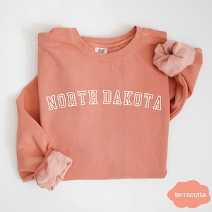 North Dakota Sweatshirt, North Dakota State, North Dakota Sweater,North Dakota Sweater,Unisex North Dakota Crewneck Sweater,State Sweatshirt