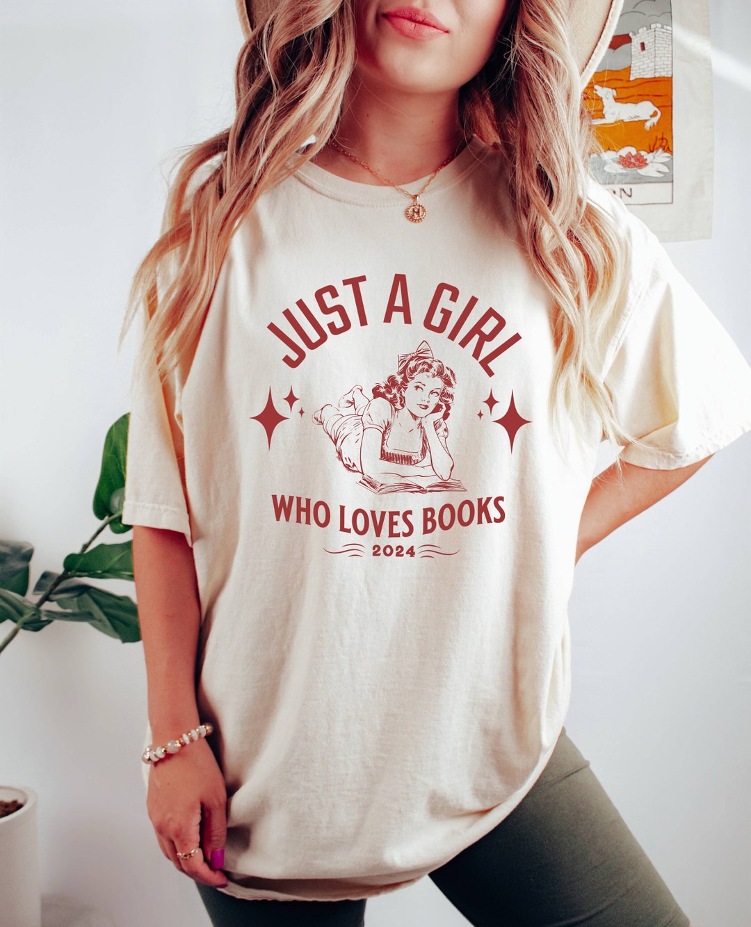 Hohololo Book Lover Shirt For Women - Cute Reading Graphic Tee, Gift For Teachers & Librarians