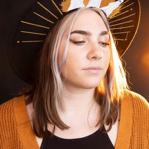 Benutzerdefinierte Hand bemalt Hut Hand gemacht Schwarz breite Krempe Fedora Geist gruseligen Halloween Herbst Boho Gothic Krone Ereignis Einzigartiges Geschenk Kunst Mode