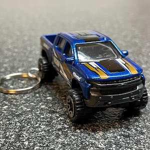 2019 Chevy Silverado Trailboss Keychain Blue Truck 4x4 Hot Wheels Matchbox
