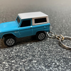 Llavero de coche de fundición a presión Bronco 4x4 de 1966