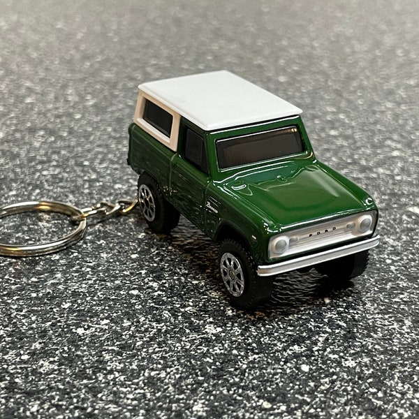 1966 Bronco 4x4 Green Keychain Diecast Car Hot Wheels Matchbox