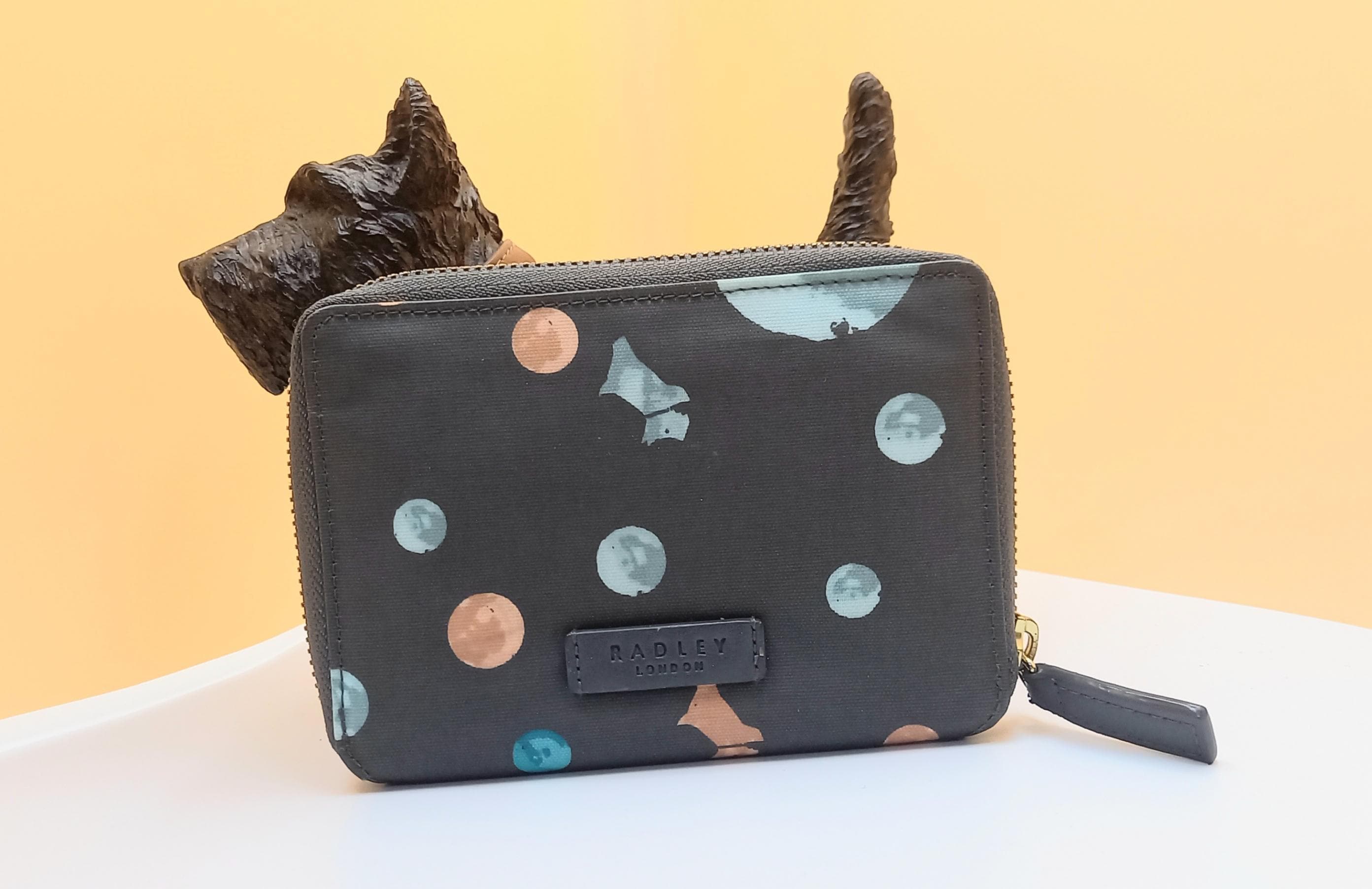 【RADLEY】DOGバックチャーム★国内発関税込★ RADLEY London Leather Dog Key Ring Chain Bag Charm (Light