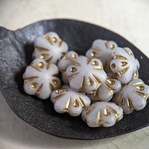 10pcs: Gold-Washed Matte Off-White 11mm Folklore Flower, Czech Glass Beads, CG-FL-FK11-17