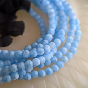 50pcs: Cloudy Sky 3mm Round Druk, Small Czech Glass Beads in Blue/White Swirl, CG-P-R3-1