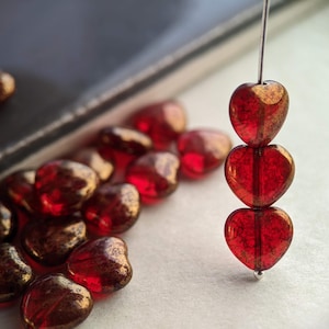 25pcs: Clear Red with Gold Luster 8mm Simple Heart, Czech Glass Beads, CG-H-S8-3