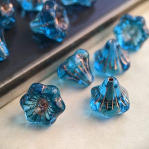 10pcs: Caribbean Blue with Copper Wash 10x9mm Lined Bell Flower, Czech Glass Beads, CG-FL-LBF10x9-2