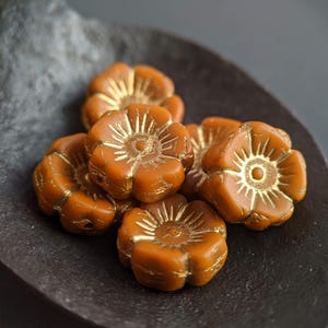 6+pcs: Butternut 12mm Hawaii Flower, Hibiscus Flower, Pressed Czech Glass Flower Beads, Opaque Orange with Gold Wash, CG-FL-HF12-8