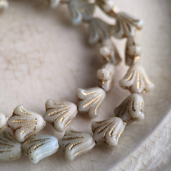 10pcs: Ivory with Golden Highlights 9x8mm Three-Pointed Lily, Pressed Czech Glass Flower Beads, Opaque Cream, CG-FL-TPL9x8-3