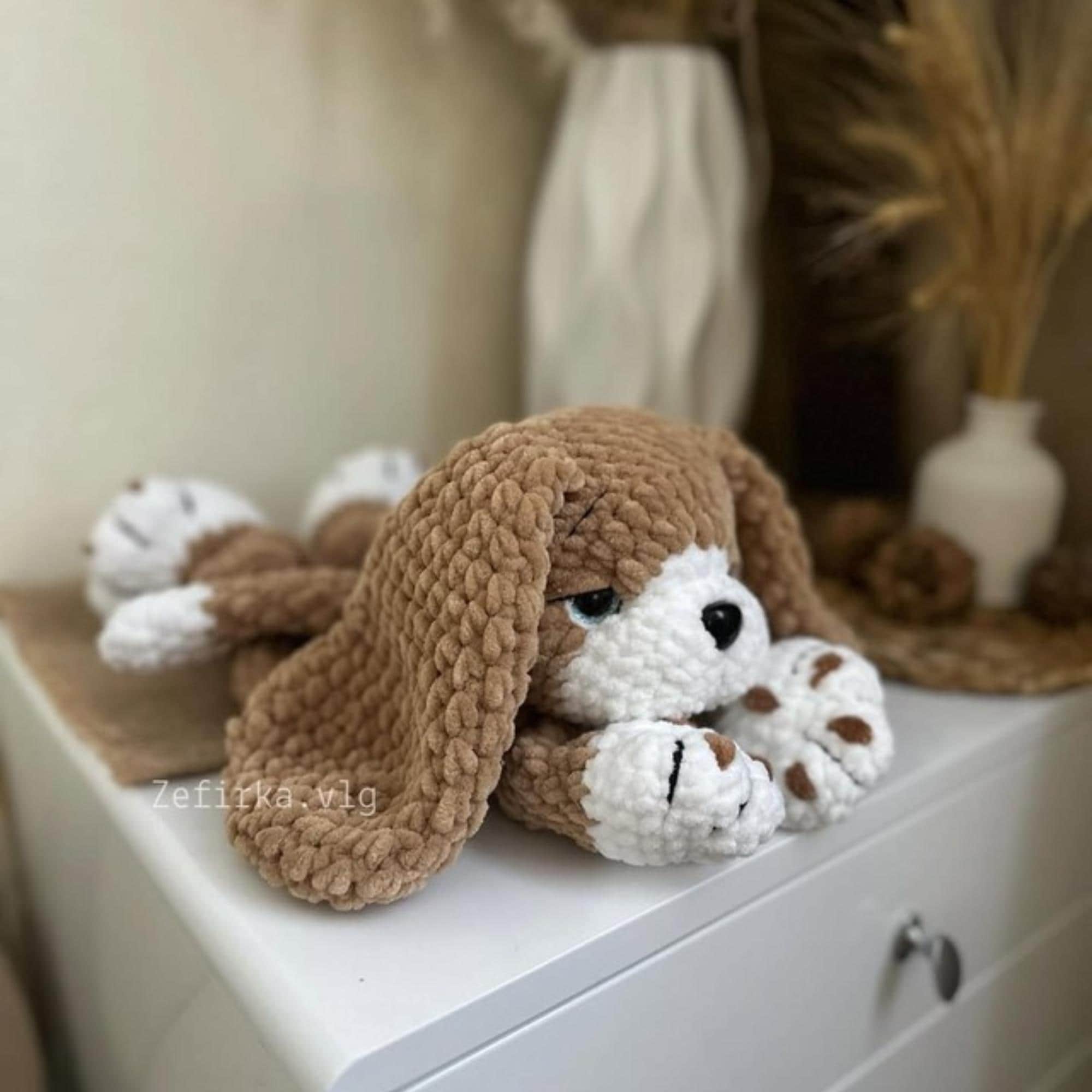 子犬のスパニエル犬の編みぐるみパターン：ぬいぐるみのアミグルミ