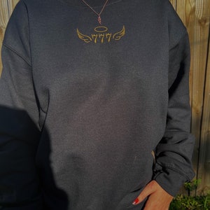 Felpa numero angelo - Girocollo retrò alla moda - Estetica spirituale - Felpa manifestante - Girocollo numero angelo