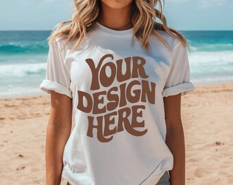 Maqueta de lona Bella 3001 blanca, maqueta de camiseta, maqueta de camisa blanca, maqueta de estilo de vida, maqueta de camisa de verano, maqueta de playa de verano, maqueta de camiseta