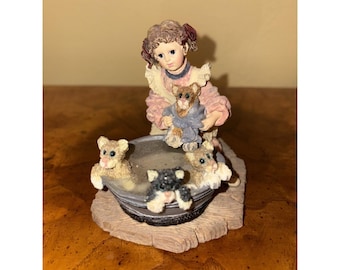 Boyds Dollstone Collection Wendy and Puppies Bath Wash Day 10 Home Again 12E522