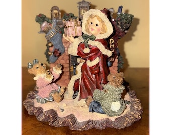 Boyds Yesterday's Child Sandra Claus Christmas Morning Dollstone Figurine