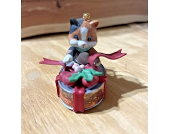 Vintage 1992 Lustre Fame Cat on Salmon Can Christmas Ornament Rare