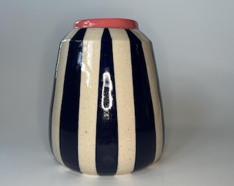 濃紺の白模様陶器花瓶 mayuvase-