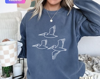 Comfort Colors® Pelican Sweatshirt, Bird Lover Sweater, Trendy Coastal Bird Crewneck, Bird Watching Gift, Birding Gifts for Pelican Lovers