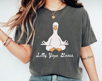 Silly Goose Shirt Comfort Colors Funny Goose, Couple Lover Tee Gift Western Meme tShirt Sarcastic Goose Gifts On The Loose Retro Goose Silly