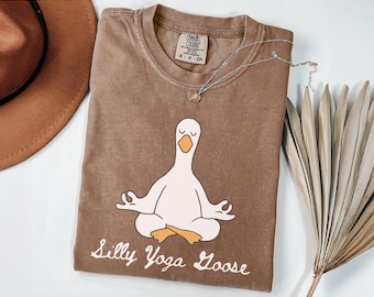 Silly Goose Shirt Comfort Colors Funny Goose, Couple Lover Tee Gift Western Meme tShirt Sarcastic Goose Gifts On The Loose Retro Goose Silly