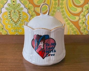 Azucarero de porcelana vintage "A mi dama con amor" con borde dorado de los años 70 San Valentín Mid Century