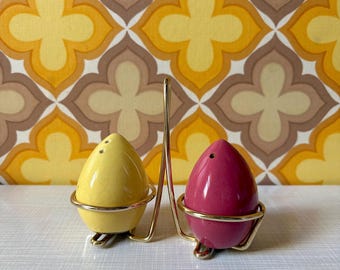 Salero y pimentero de cerámica de mediados de siglo en un juego de vinagrera | Años 50/60 | Mediados de siglo | Vintage