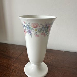Wedgwood Angela Pattern Vase | 10cm | Vintage Bone China Vase | Classic Floral Design | VGC