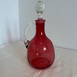 Dekanter ze szkła w stylu wiktoriańskim Cranberry z oryginalnym korkiem | 28 cm | Antyczne różowe szkło | Eleganckie naczynia barmańskie | Doskonały stan