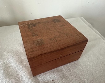 葉と花があしらわれたヴィンテージ真鍮象嵌木箱 - Etsy 日本