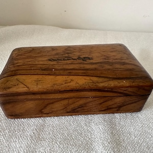 Vintage Arabic Wooden Box | 11x7x3cm | Decorative Trinket Box with Beautiful Grain | Inlaid Detail | Display Piece | Good Condition