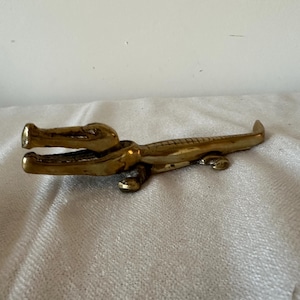 Solid Brass Crocodile Nutcracker, 16cm, Vintage Animal Kitchen Tool, Decorative Collectible, Rustic Patinated Brass