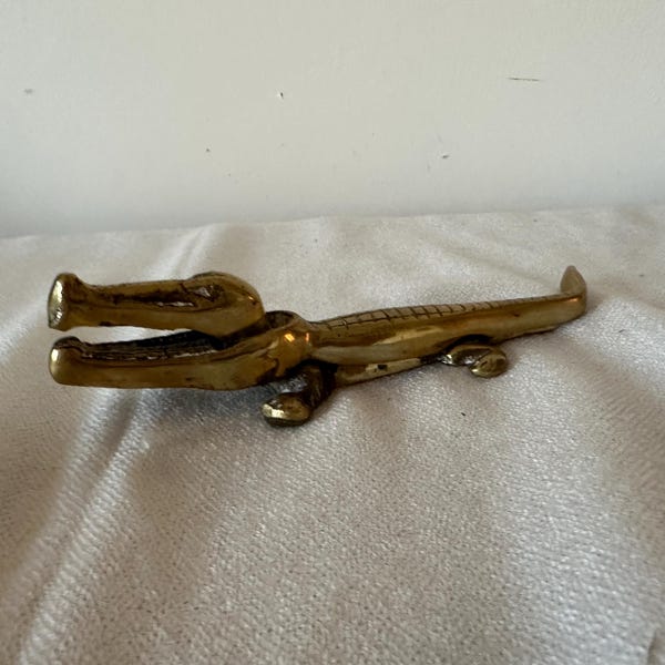 Solid Brass Crocodile Nutcracker, 16cm, Vintage Animal Kitchen Tool, Decorative Collectible, Rustic Patinated Brass