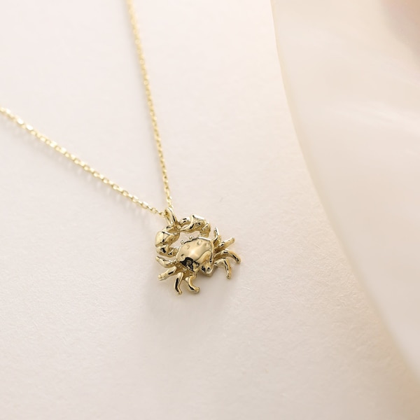 Minimalist Gold Crab Necklace For Women, Dainty Gold Crab Necklace,Gold Animal Necklace, Crab Pendant, Cancer Zodiac Pendant, Valentines Day