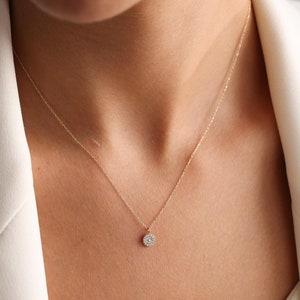 14K Gold Pave Disc Halskette, Zierliche Diamant Plättchen Anhänger Halskette, Runde Charm Halskette aus Massivgold, Minimalistischer Schmuck, Muttertagsgeschenk